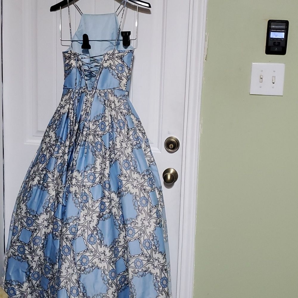 Brooklyn & Bailey Prom Dress Size 0P - Picture 4 of 6